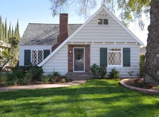 1626 N Grand Oaks Ave, Pasadena, CA 91104