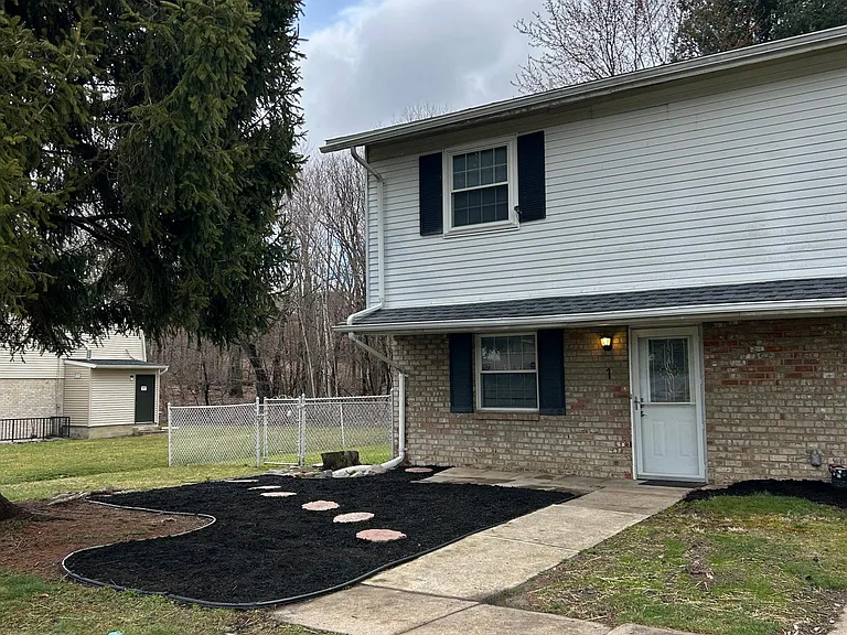 1 Lexington Ct — Photo 37