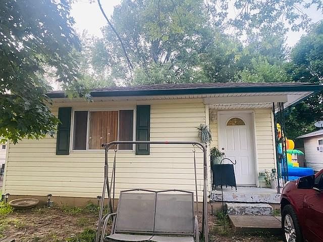 2nd image of 340 W Gimber Ct