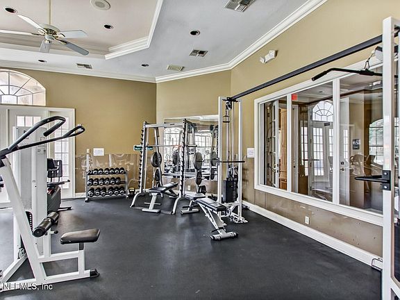 5th image of 13810 SUTTON PARK Drive N #1020