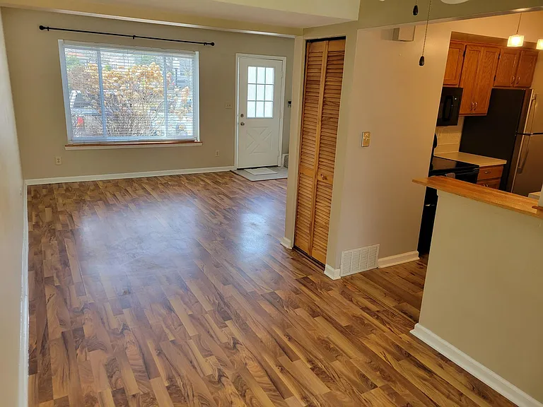 1402 Laurel Valley Dr — Photo 6