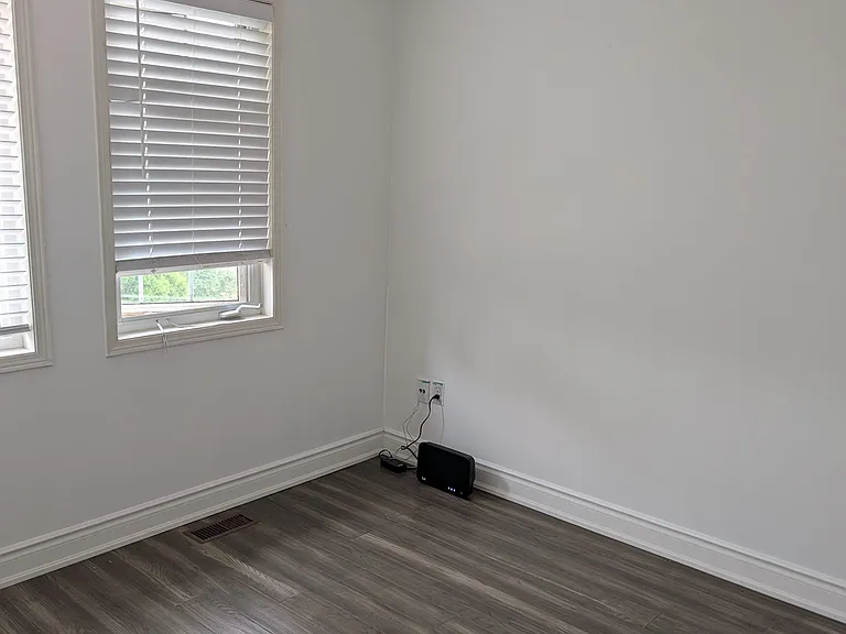 24 Farthingale Cres — Photo 16