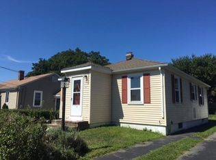 74 Riverside St, Portsmouth, RI 02871