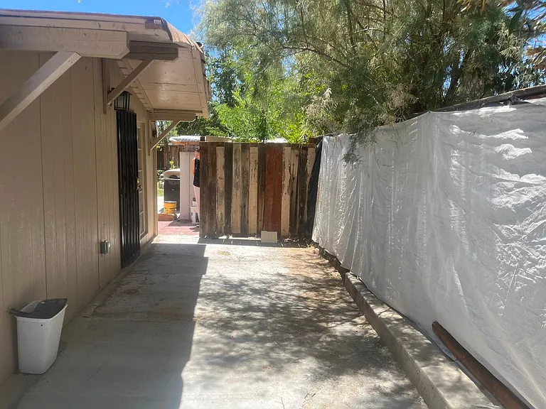 3714 Daisy St — Photo 1