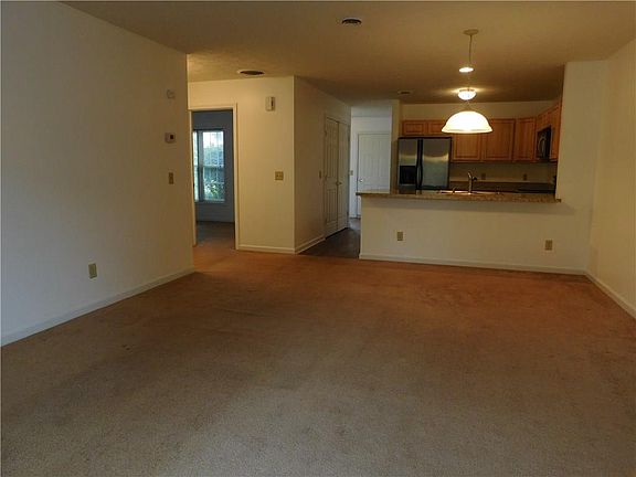 4th image of 409 Hawley Dr