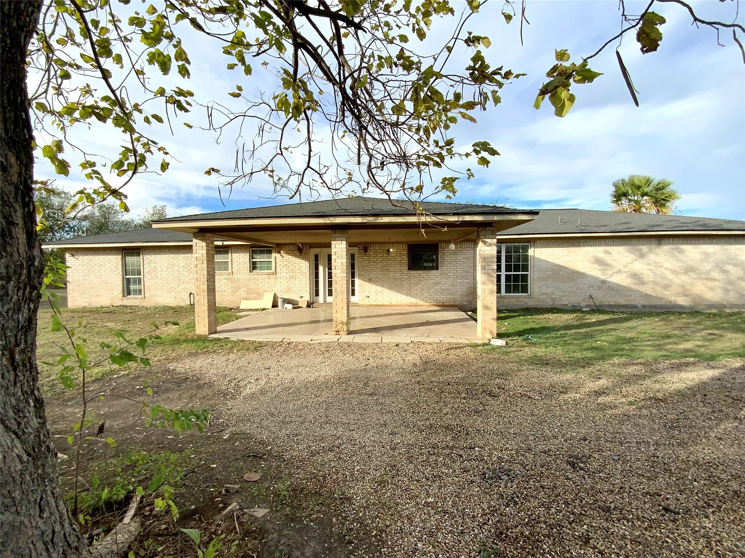 3 bed, 2.0 bath, 1815 sqft, $3,800 — Photo 1
