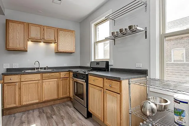 2020 W 18th St #2F — Photo 2