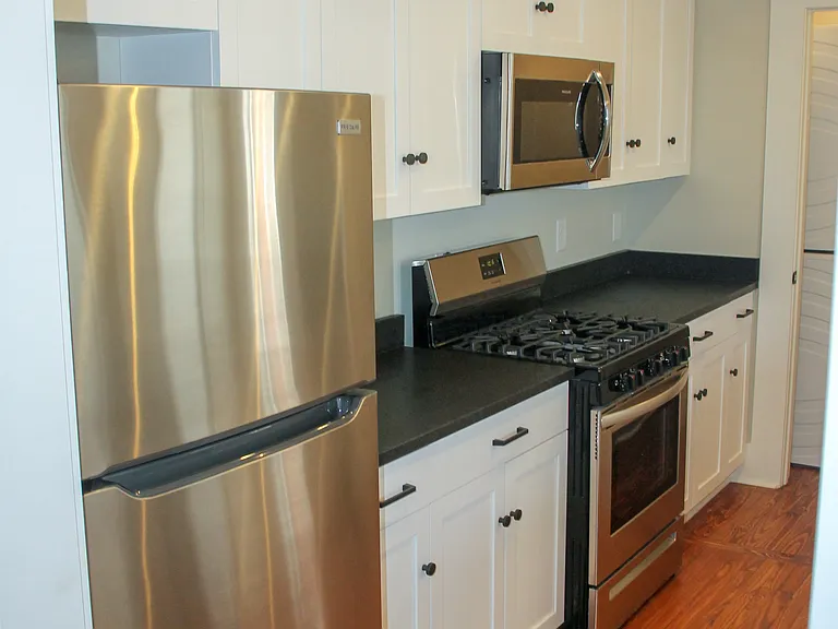 420 2nd St #301 — Photo 9