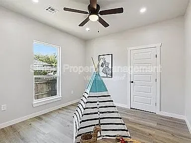 1951 NW 11th St — Photo 24