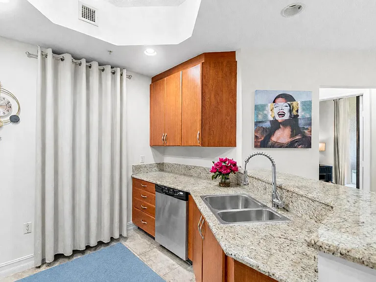 701 S Olive Ave #807 — Photo 9