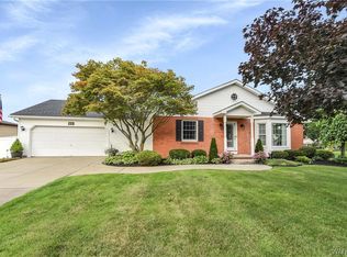 184 Patton Pl, Williamsville, NY 14221