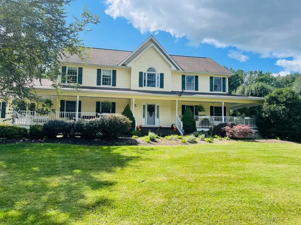 220 Valley St SE, Wise, VA 24293