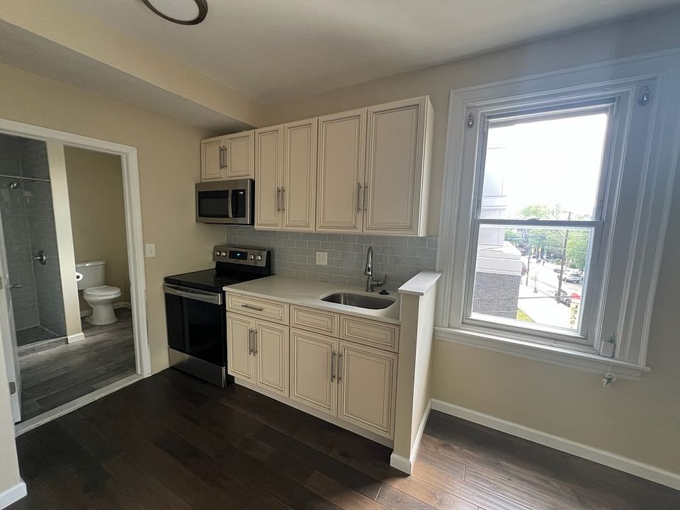 2nd image of 4222 Baltimore Ave #2F