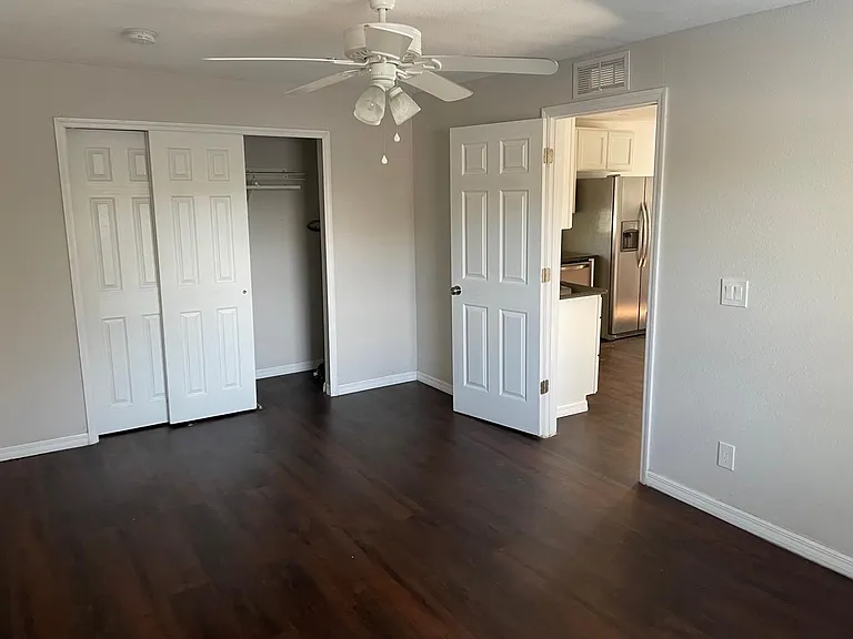 334 21st Ave S #6 — Photo 13