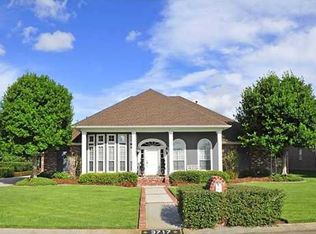 3717 Lake Kristin Dr, Gretna, LA 70056