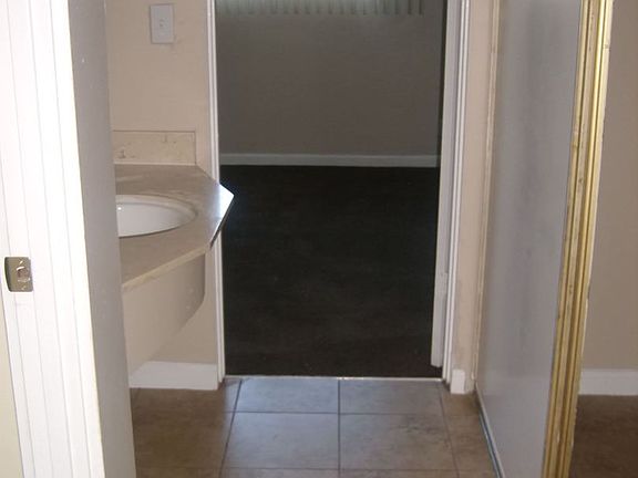3rd image of 1936 N Marianna Ave APT 104