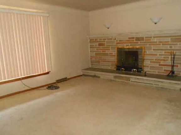 4th image of 253 Trumbull Ave