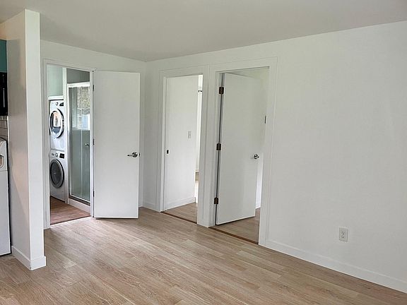 5th image of 13364 198th Ave NE