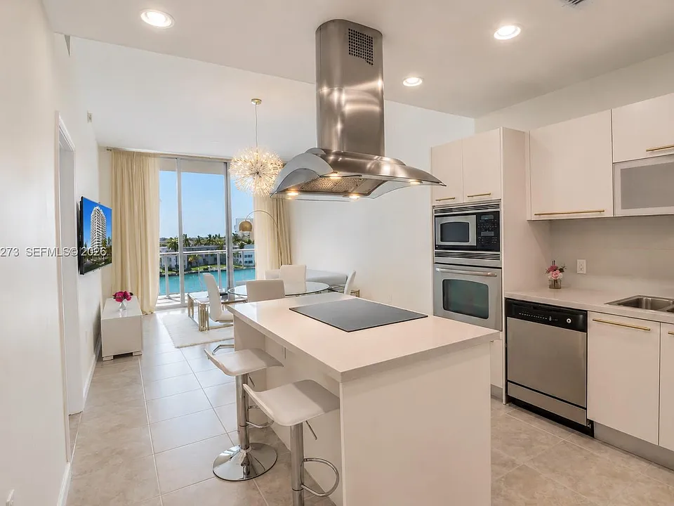 7930 East Dr #506