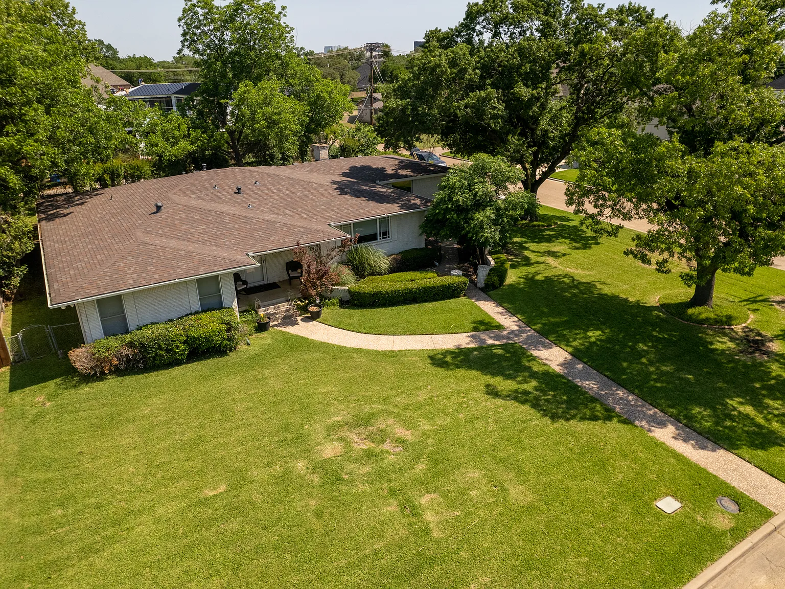 7431 Midbury Dr — Photo 2