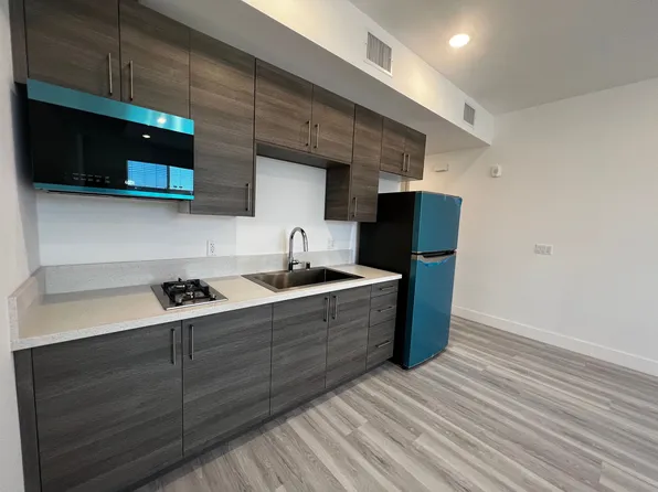 552 N Heliotrope Dr #303, Los Angeles, CA 90004