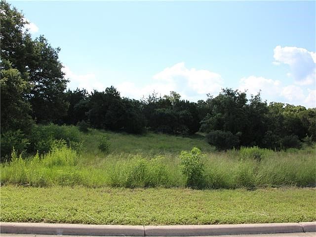 2nd image of 1000 Barrie Dr