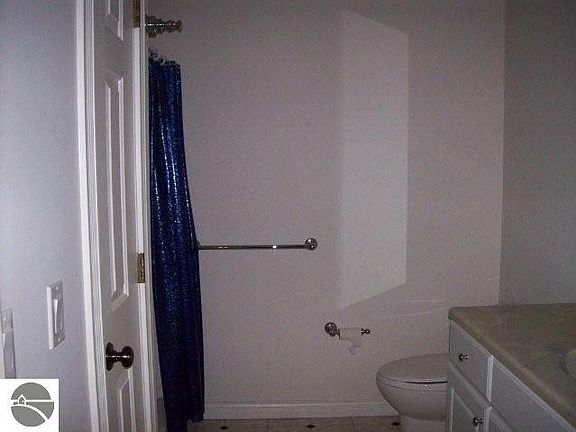 2nd image of 1025 E Lincoln St