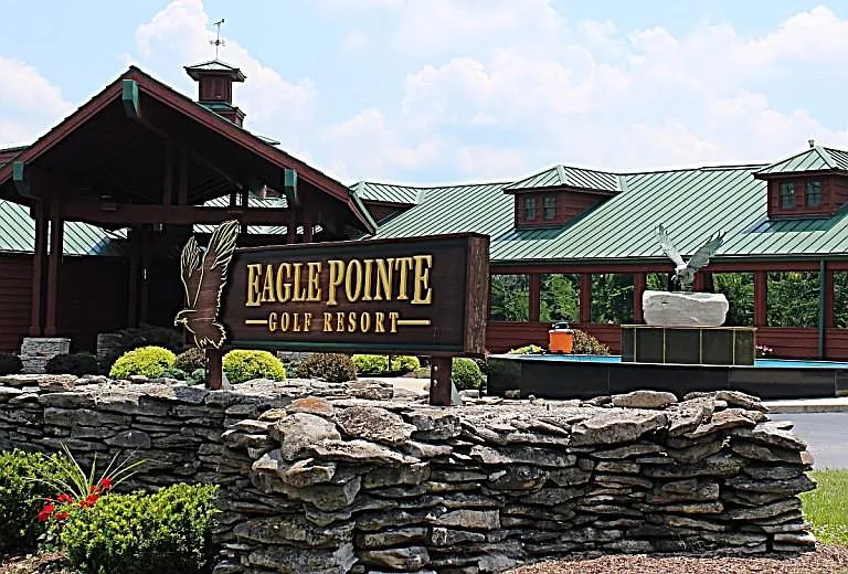 S Pointe Retreat Dr — Photo 1