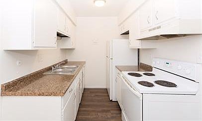5th image of 829 Continental Ct #4