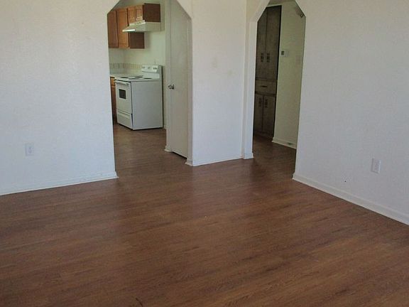 5th image of 108 E Avenue B #1