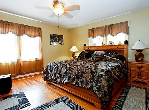 5th image of 20 Fennimore Ave
