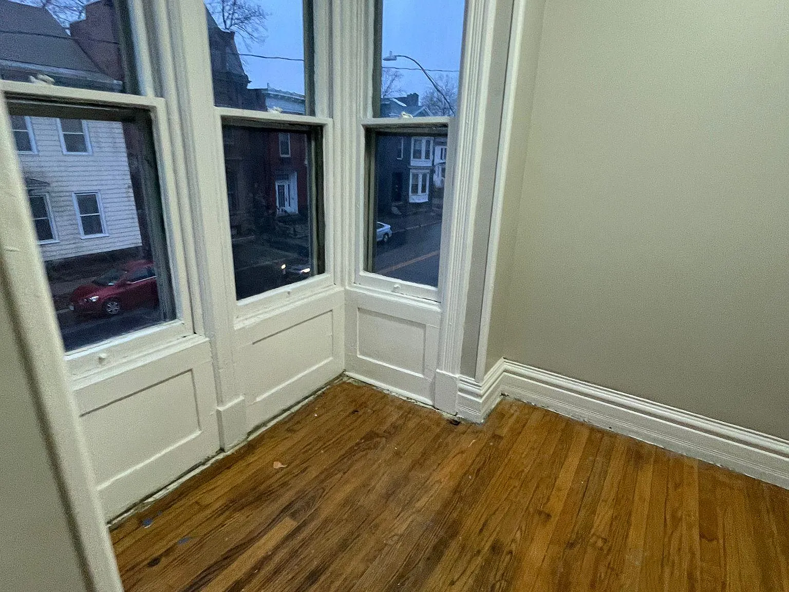 684 2nd Ave — Photo 3