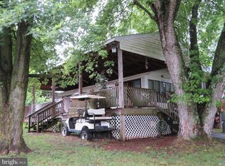 14-21 Reindeer Dr, Falling Waters, WV 25419