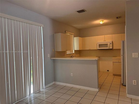2nd image of 1526 SE 24th Ct #208