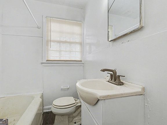 5th image of 2293 Ewing St SW