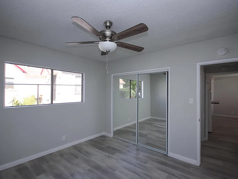 2505 W Grand Ave #B — Photo 16