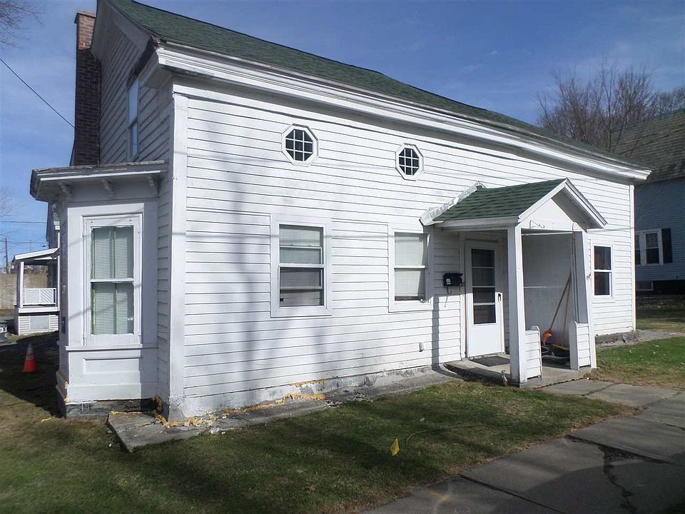 1st image of 30 Court St