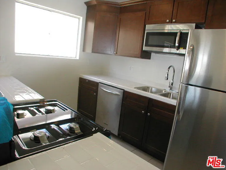 1326 S Ridgeley Dr #6 — Photo 7