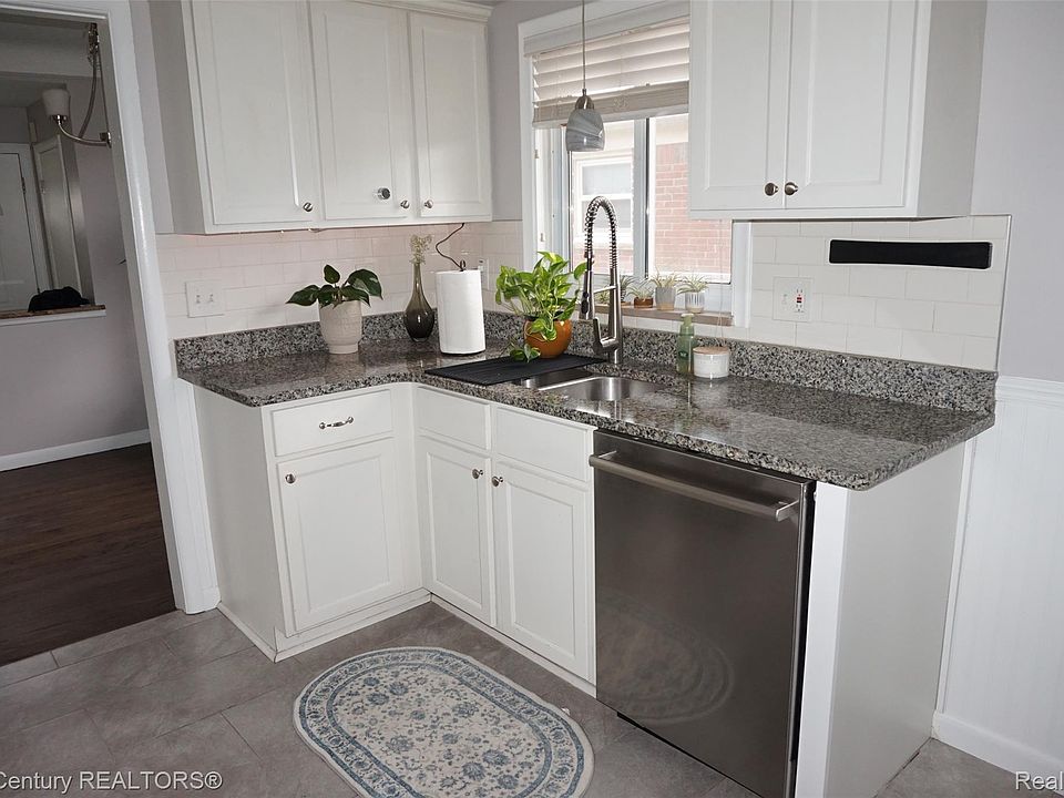 28102 Brush St, photo 6