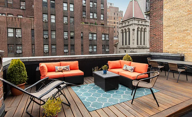 Sold by The Bamberger Group | media 10