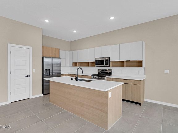 5th image of 518 Spanish Oakc Dr