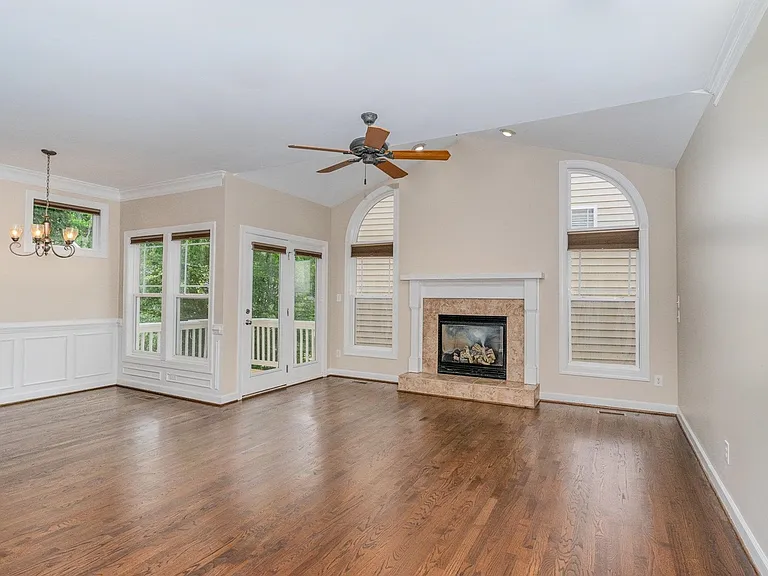 114 Primrose Ln — Photo 6