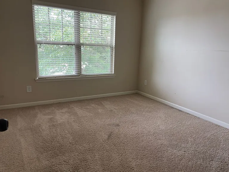 717 Porter Ln — Photo 16