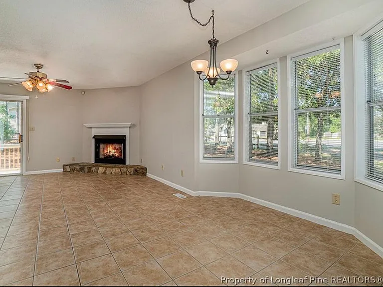 596 Countrytown Dr — Photo 10
