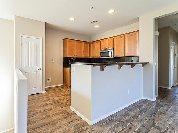 5th image of 36317 Antoinette Ln