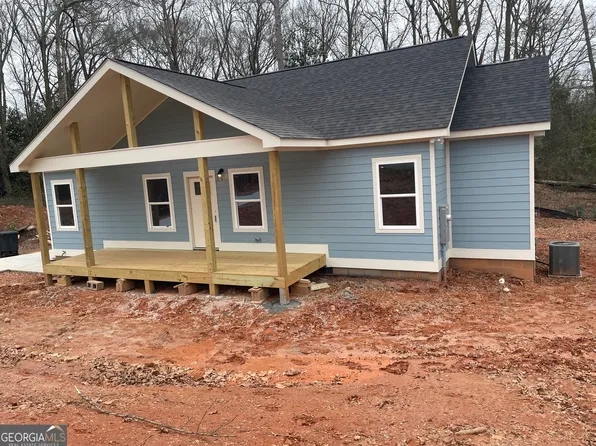 71 Crestwood Dr, Hartwell, GA 30643