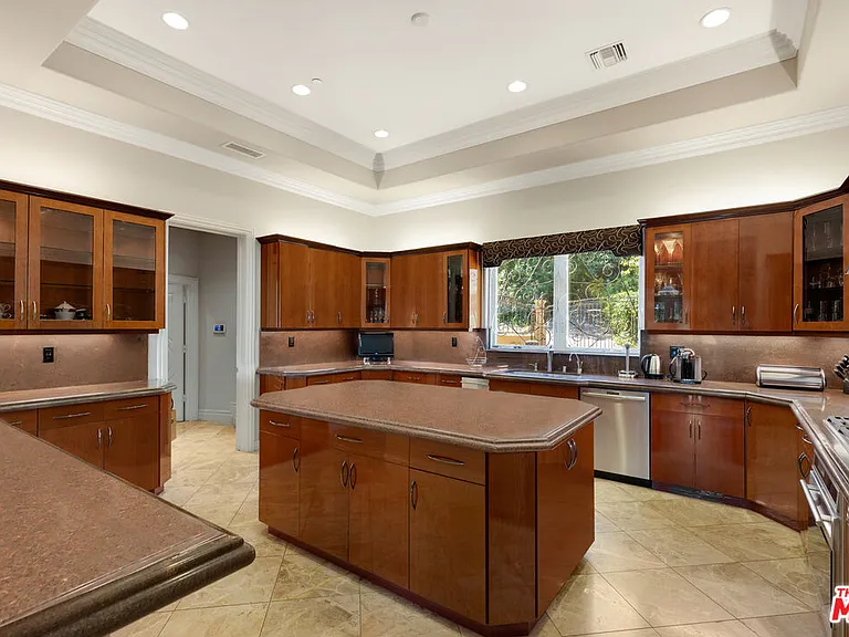 18047 Karen Dr — Photo 12