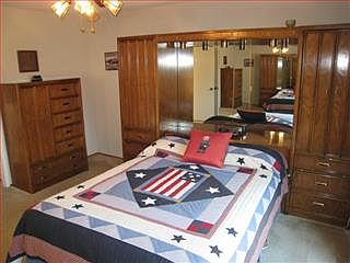 4th image of 1430 Phelps Ave