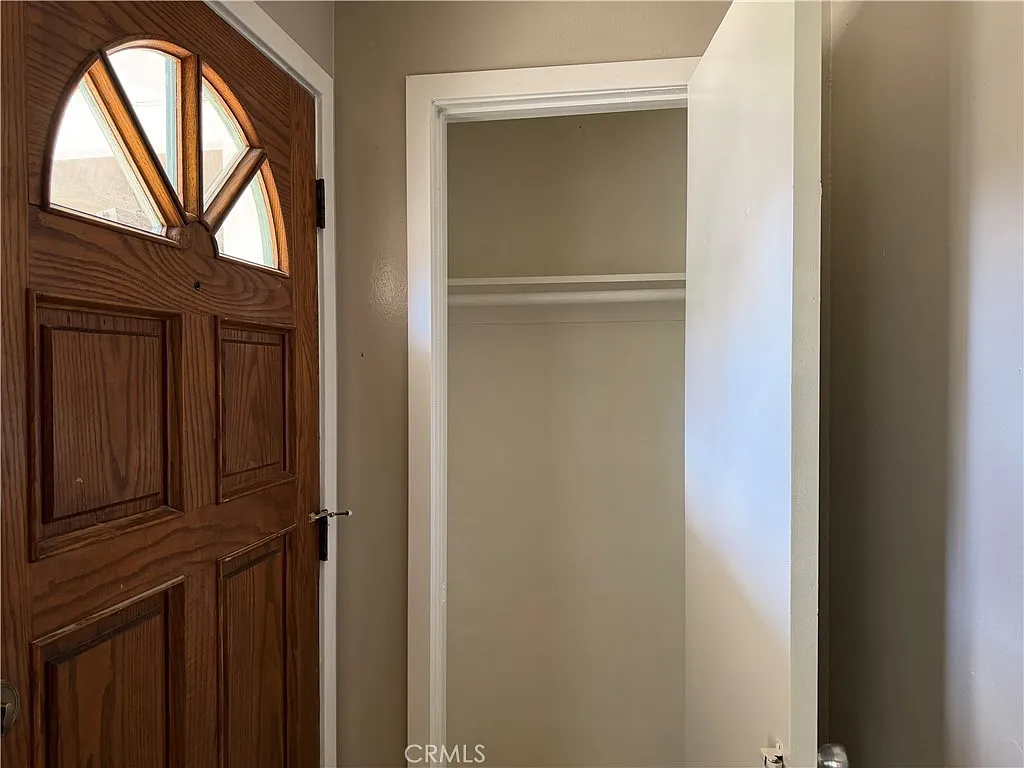 2 bed, 1000 sqft, $2,700 — Photo 3