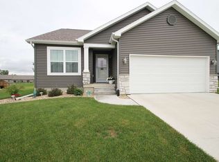1419 Hummingbird Cir, Waterloo, IA 50702